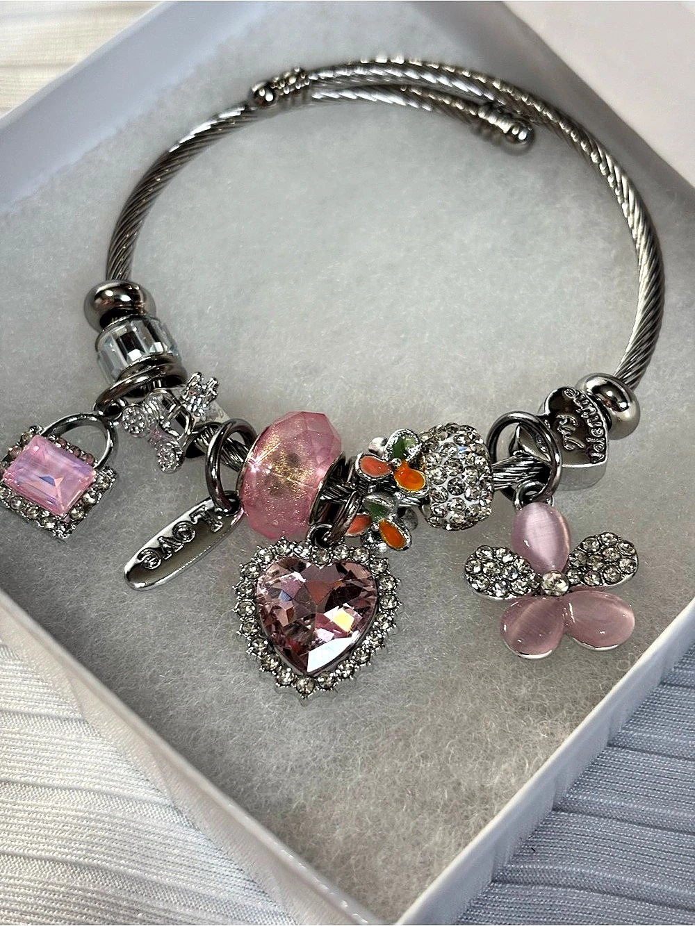 Charm Bracelet in Silver & Pink